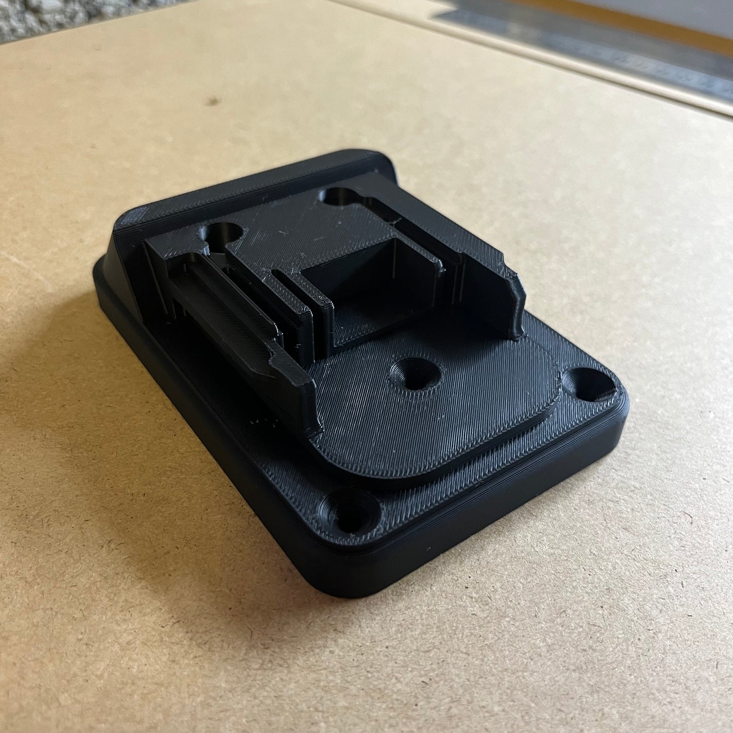 Tool Mount compatible with Makita