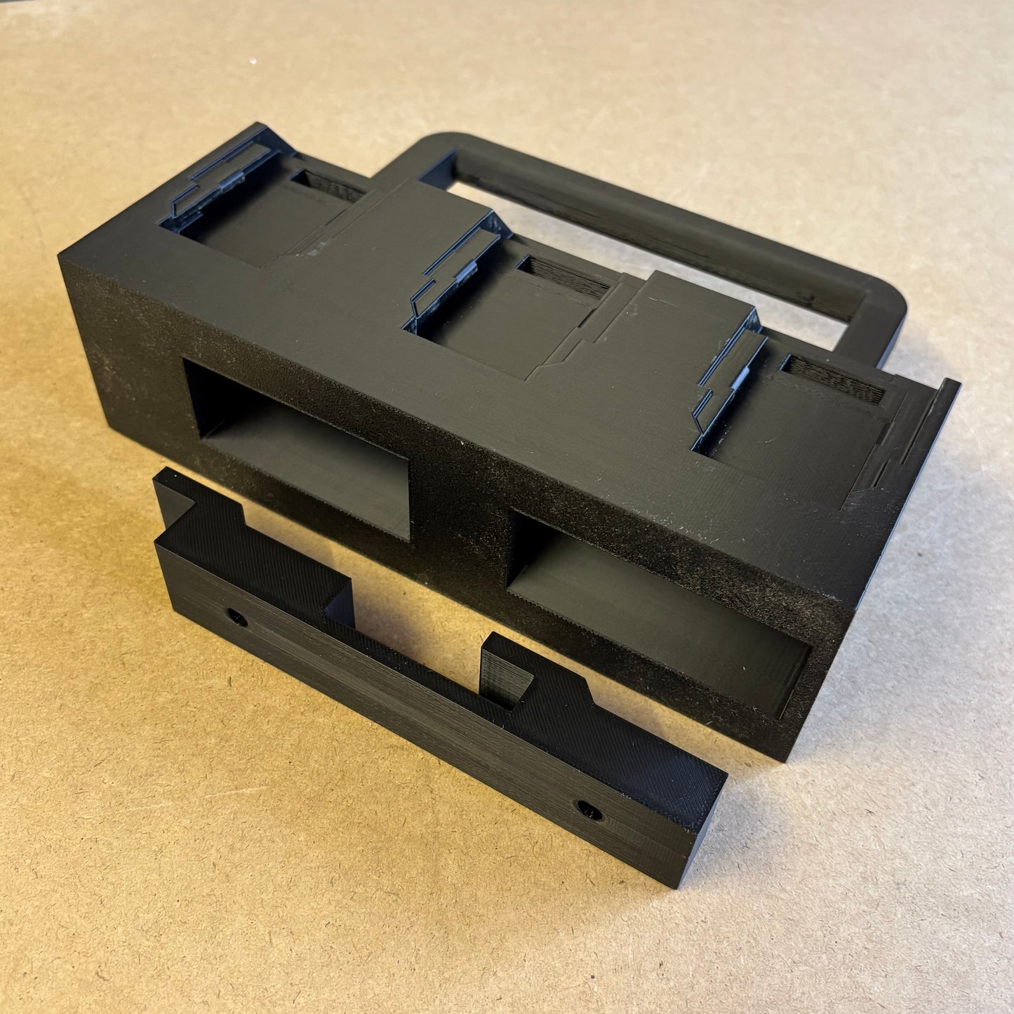 Battery Carrier compatible with DeWALT 18V